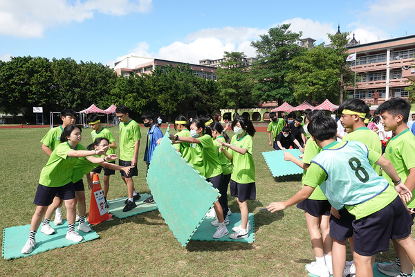 點選作品以查看原圖